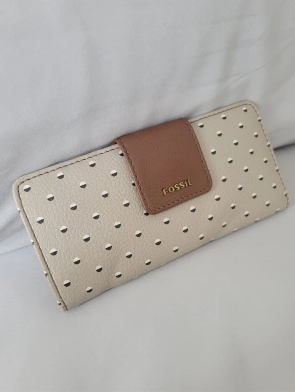 Fossil Cream Wallet with Brown Snap Tab